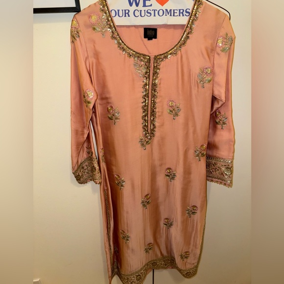 Pastel Pink Thread Embroidered Kurta Set With Pants And Dupatta - Picture 4 of 5